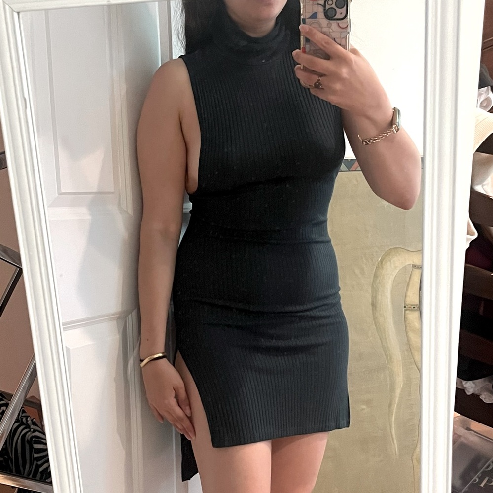 Drop sleeve hi low mock neck ribbed high slit sleeveless dress